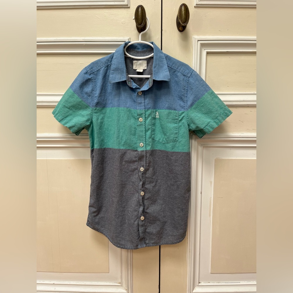 Original Penguin boys short sleeve dress shirt. Gently worn. Size M